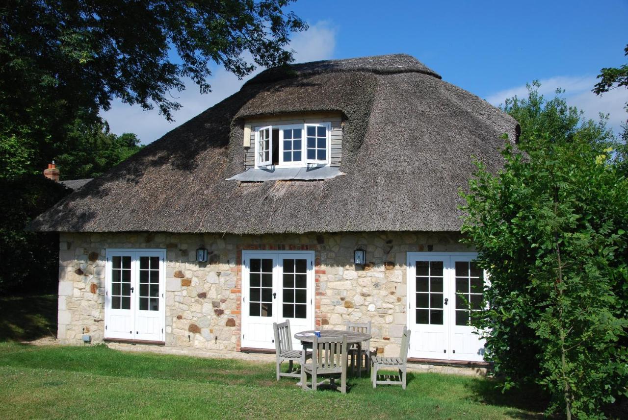 The Lodge: Adorable, Romantic Thatched Cottage Freshwater Zewnętrze zdjęcie